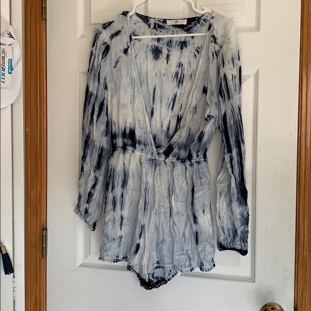 Low cut romper